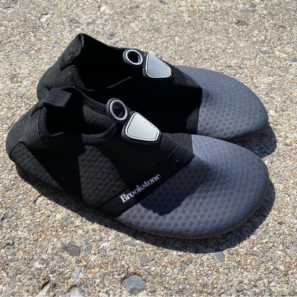 4/$20 Brookstone Neoprene Water Slippers Youth Size 2